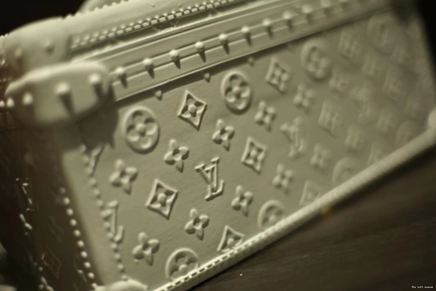 TISSUE LV CUSTOM BOX COVER 0803